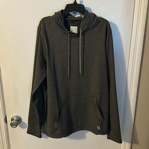 Vuori Dry fit wind resistant jacket.